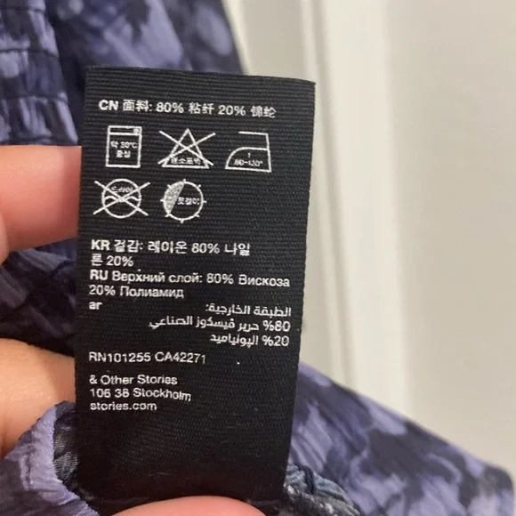 & Other Stories Blue Floral Smocked Blouse in Women's Size 12 - Picture 9 of 9